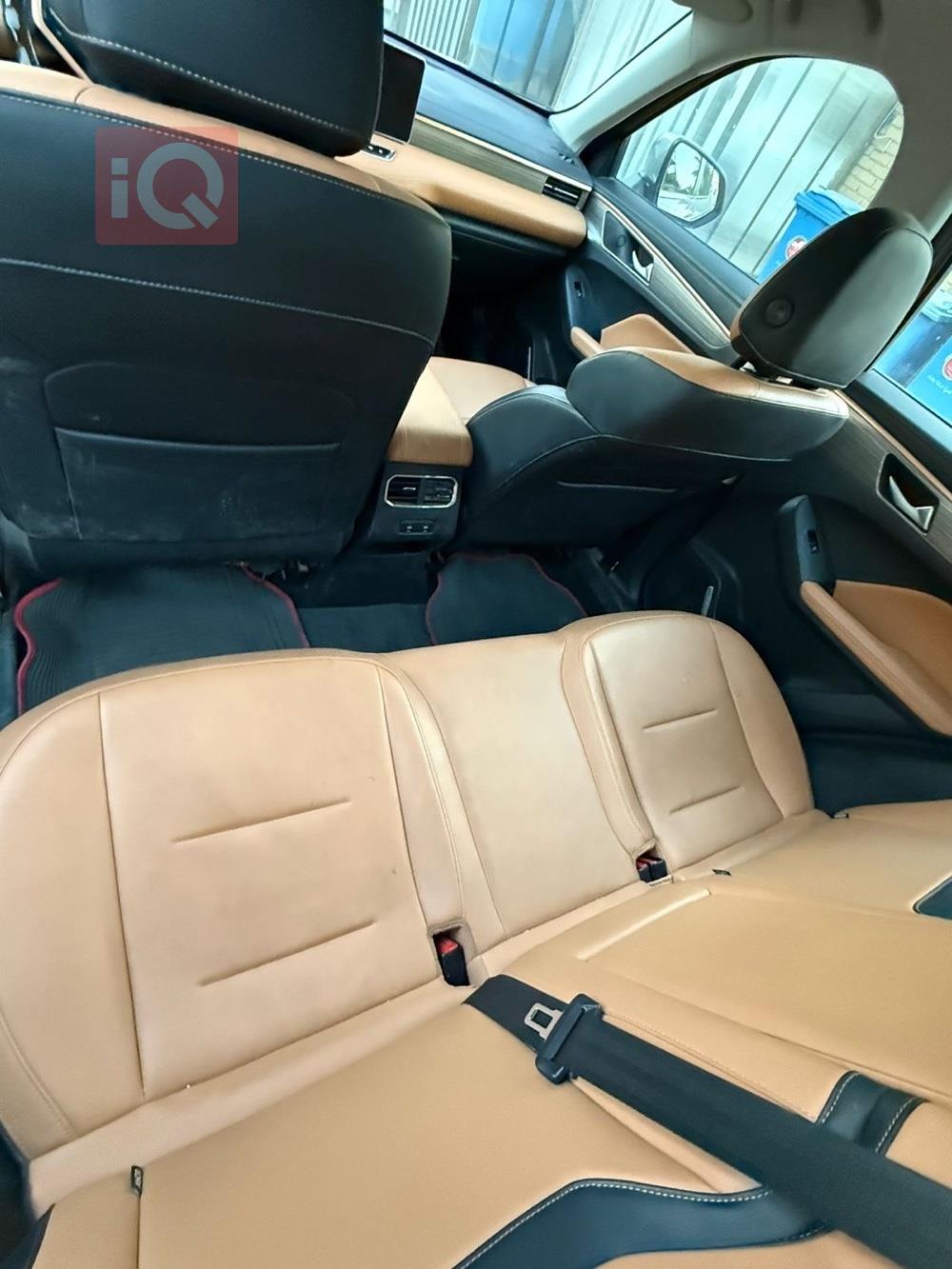 هەڤاڵ جۆلیۆن